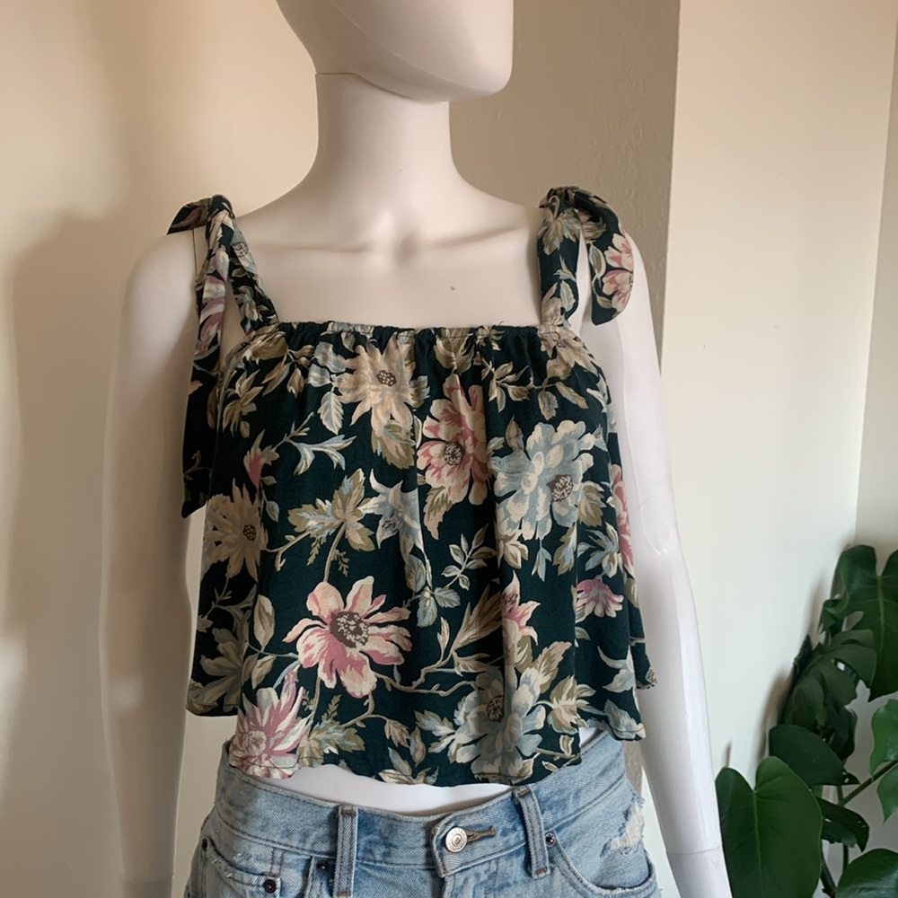 XHILARATION Floral Crop Top